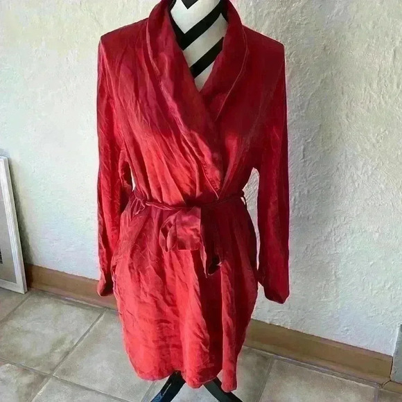 100% silk, red Victoria Secret robe; size M/L - Picture 1 of 7